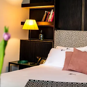 the-hall-tailor-suite.it-romehotels.com/