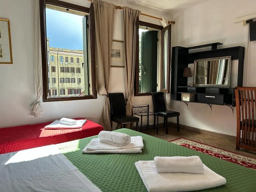 Venice Guest House 0*,  Italien